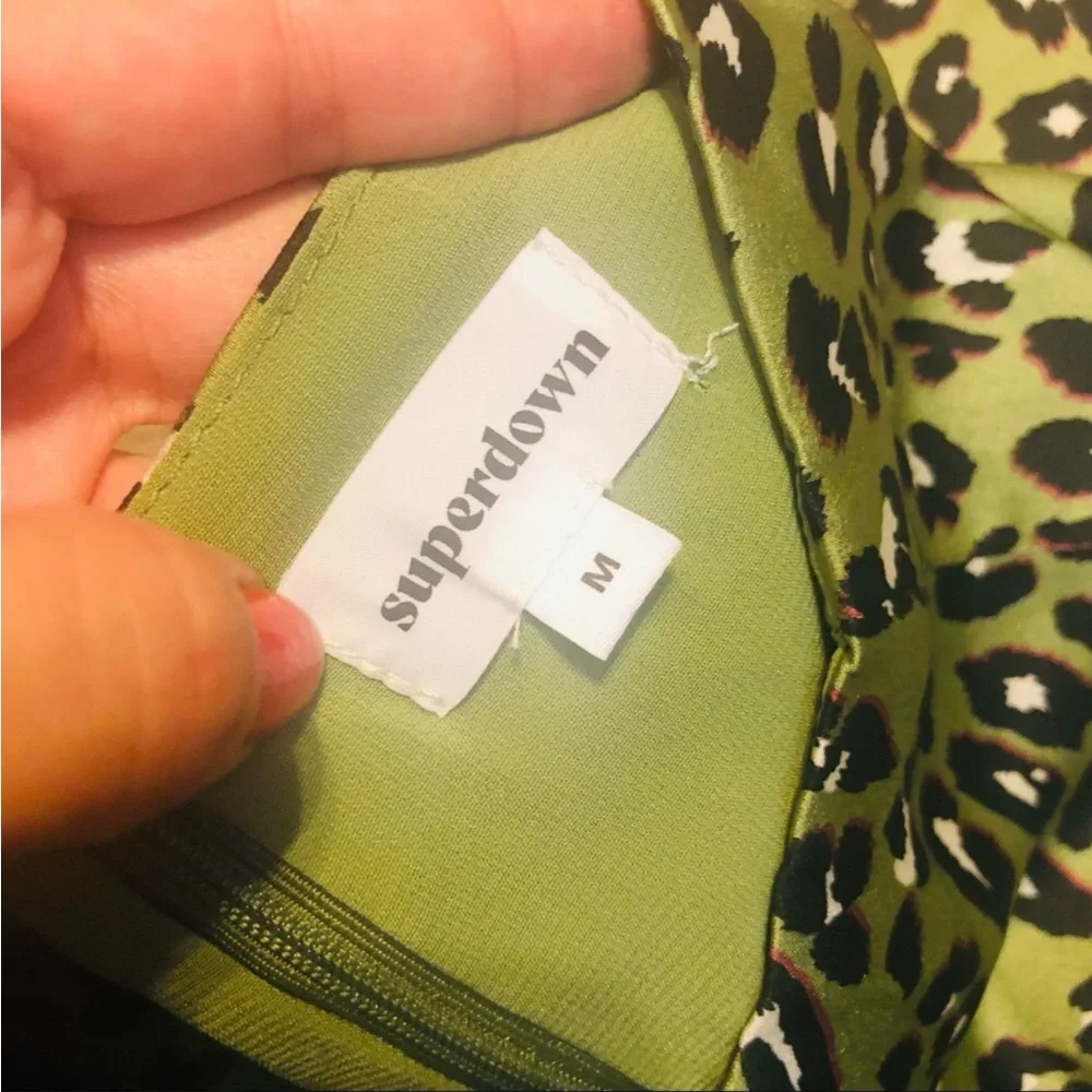 Superdown Betty Slit Mini Skirt in Green Leopard - Picture 5 of 9